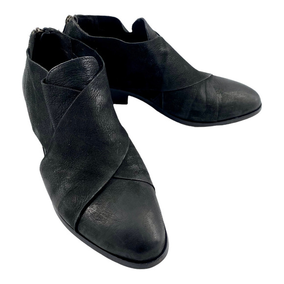 Eileen Fisher Black Cluster Crisscross Leather ankle boots 7.5 US steampunk boho - Picture 1 of 11